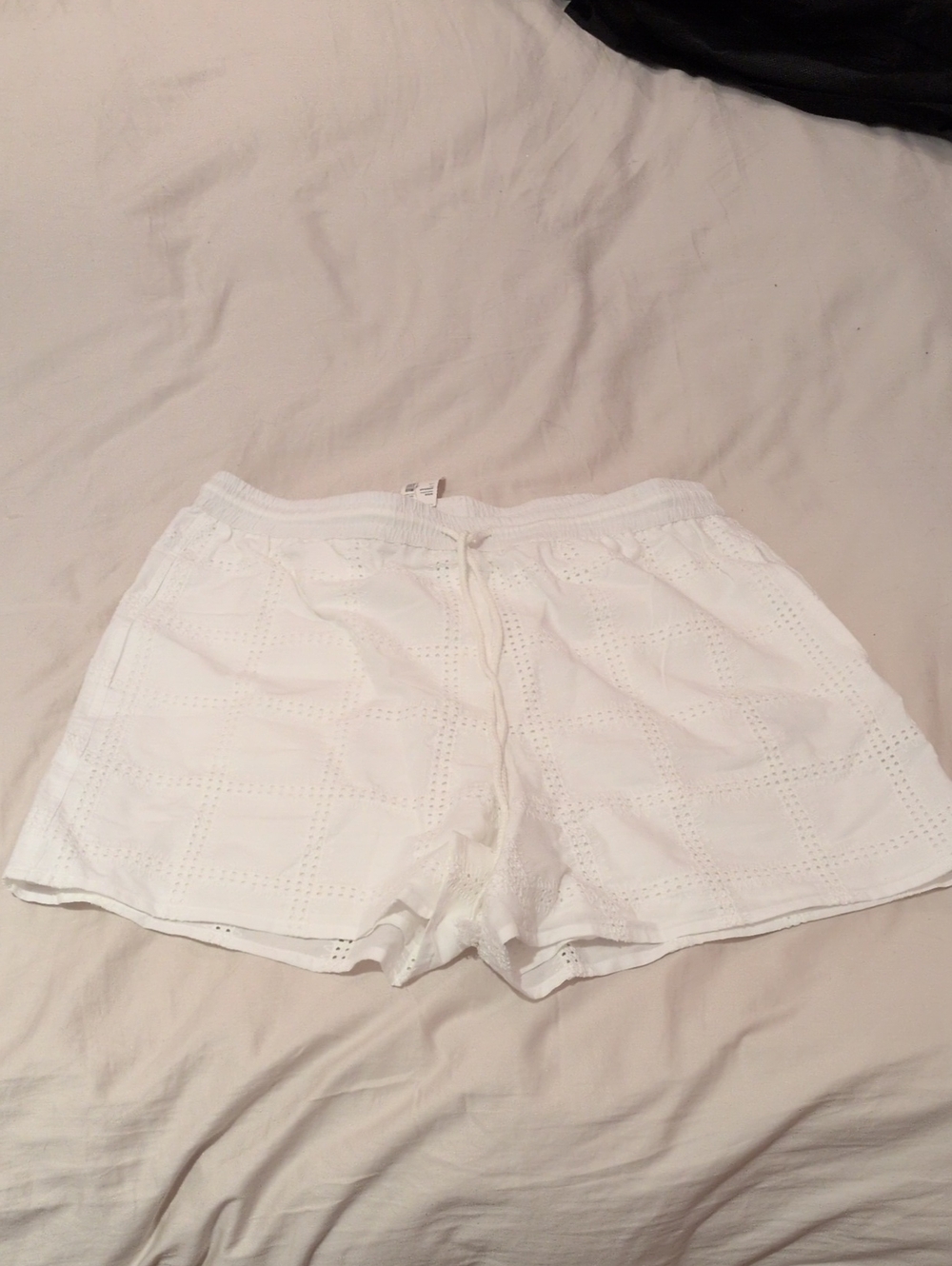 Reitmans White Eyelet Drawstring  Shorts